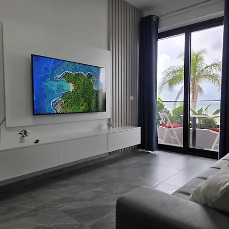 Beachfront Modern With Panoramic Sea View