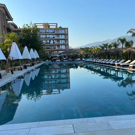 Апартаменты Beachfront Modern With Panoramic Sea View *